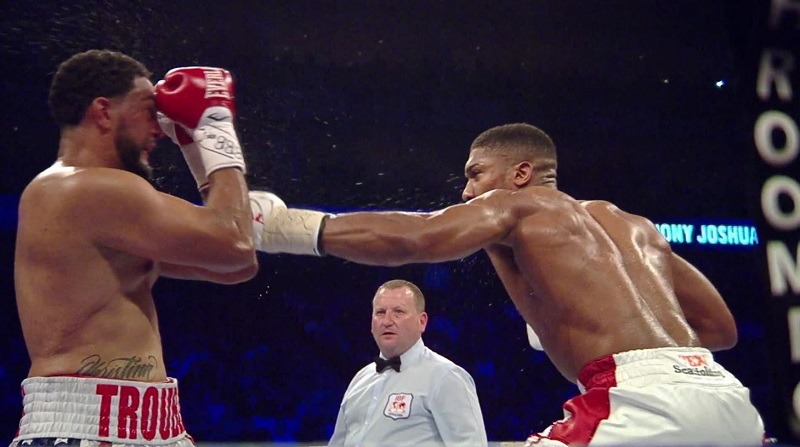 Phòng thủ trong boxing giúp người tập tránh đòn, tiết kiệm sức và tạo cơ hội phản công.