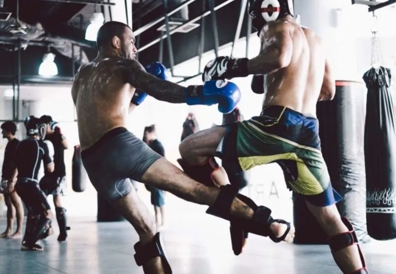Sparring trong boxing là hình thức đối kháng có kiểm soát, giúp luyện phản xạ và kỹ thuật thi đấu thực tế. 