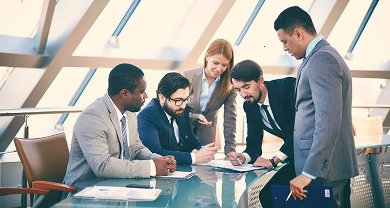 Mô hình năng lực chữ T giúp cử nhân ngành quản trị kinh doanh bứt phá lộ trình sự nghiệp.
